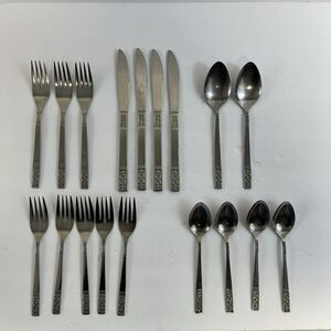 Customcraft CUS3 Fleur De Lis Stainless Flatware Set Lot 18 Forks Spoons Knives